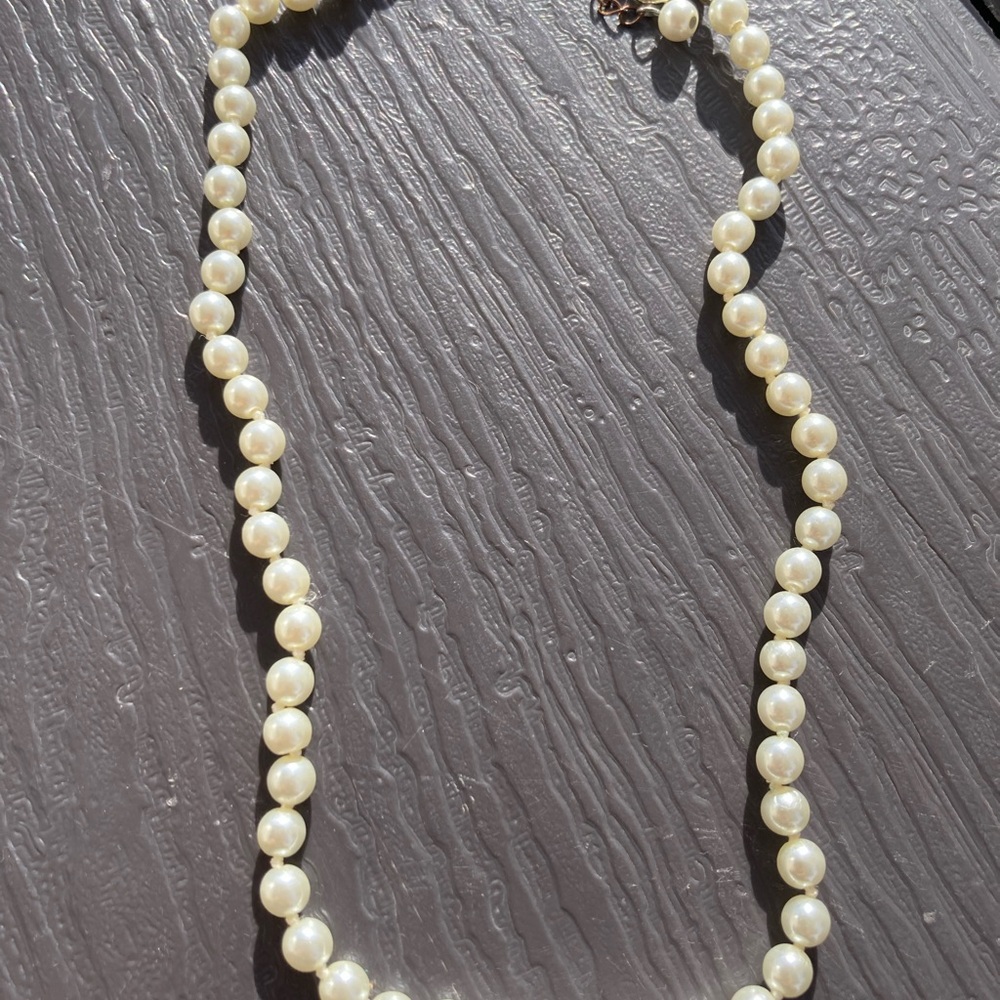 Faux Pearl Necklace White beads 16” long - Picture 6 of 9